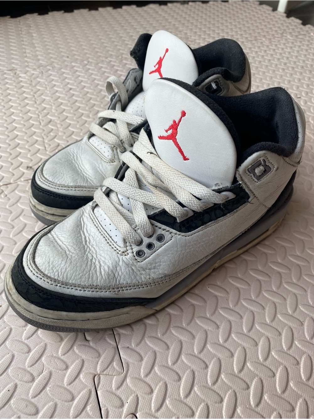 Jordan 3 Cement Grey